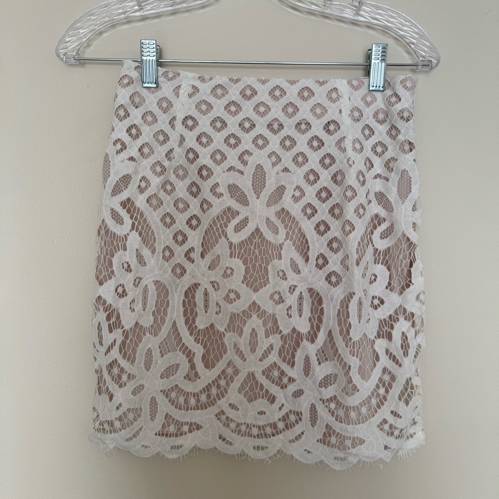 Tobi White Lace Mini Skirt with Nude Lining